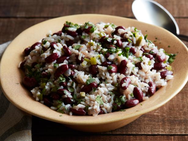 Garlic Rice and Black Beans, a Flavorful Side Dish Companion!